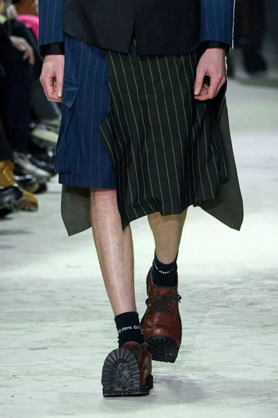 Look 32